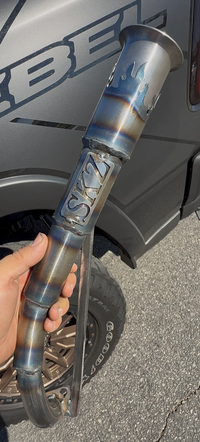 exhaust pipe
