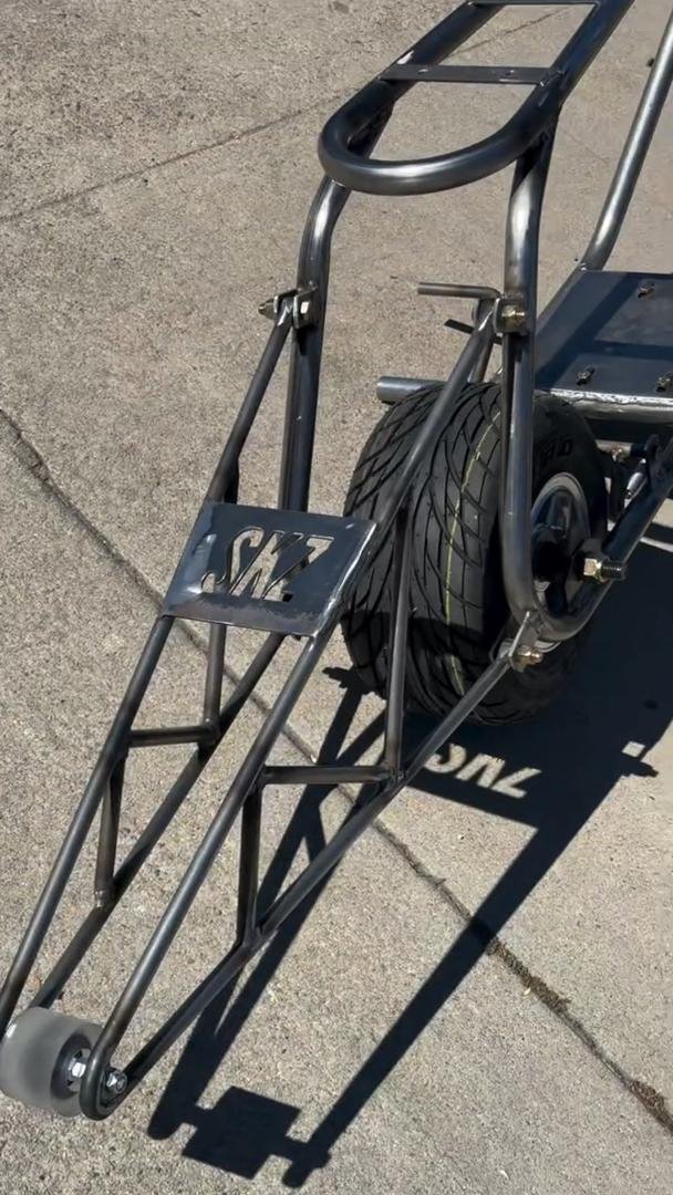 skz frame with wheelie bars and tires - Image 6