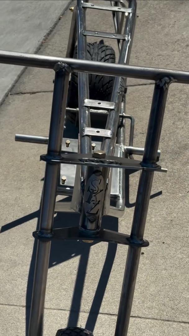 skz frame with wheelie bars and tires - Image 5