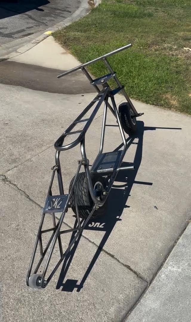 skz frame with wheelie bars and tires - Image 4